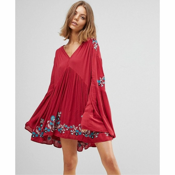 Free People Dresses & Skirts - Free People Te Amo Floral Boho Mini Dress $148 Red Small V-neck Sheer Lined